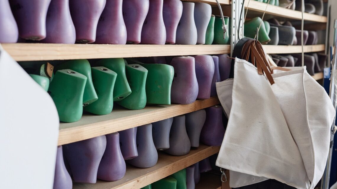 Custom creations: Your brand, our leather eootwear expertise